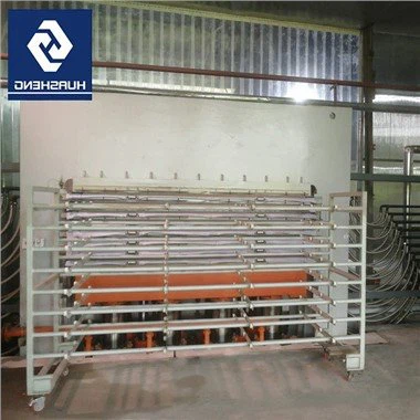 Lisovací stroj na vysoce lesklé lamináty